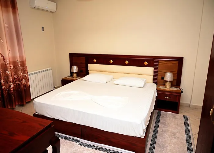 Artan Hotel *