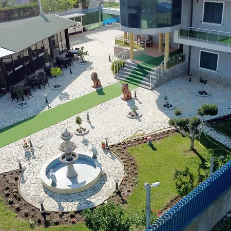 Artan Hotel *