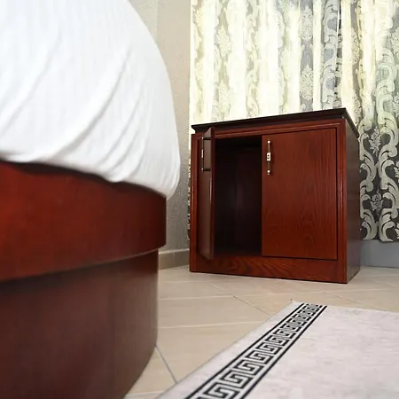Artan Hotel *